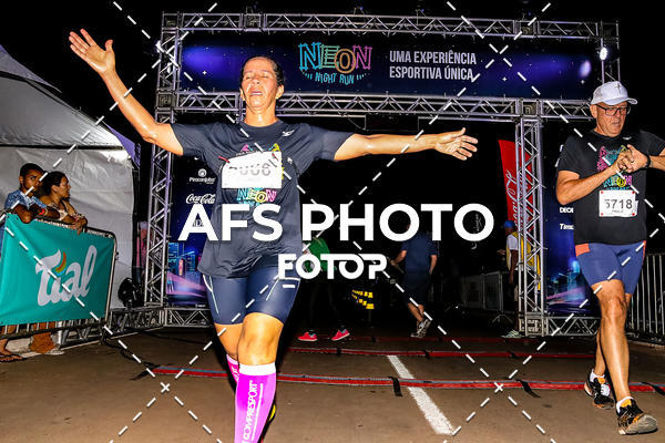 Buy your photos of the eventNeon Night Run 2019 - Brasilia on Fotop