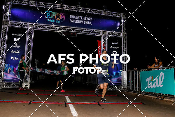 Buy your photos of the eventNeon Night Run 2019 - Brasilia on Fotop