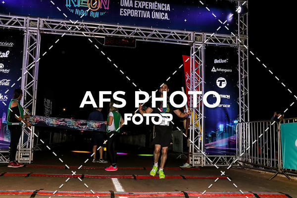 Buy your photos of the eventNeon Night Run 2019 - Brasilia on Fotop