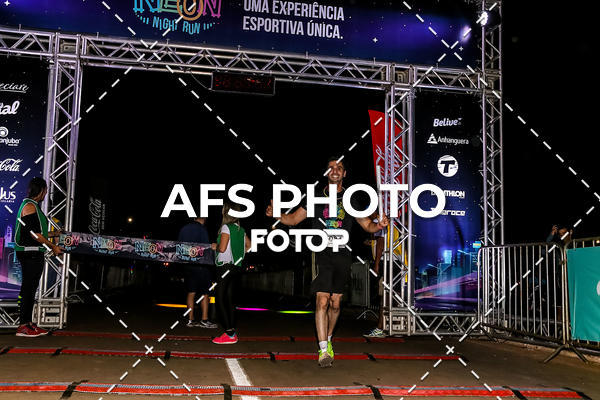 Buy your photos of the eventNeon Night Run 2019 - Brasilia on Fotop