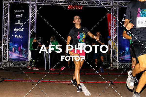 Buy your photos of the eventNeon Night Run 2019 - Brasilia on Fotop