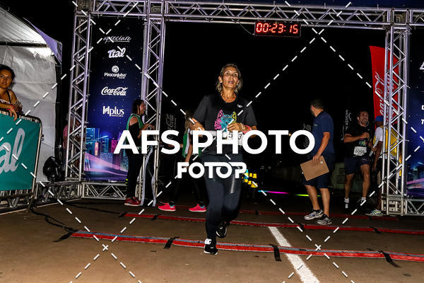 Buy your photos of the eventNeon Night Run 2019 - Brasilia on Fotop