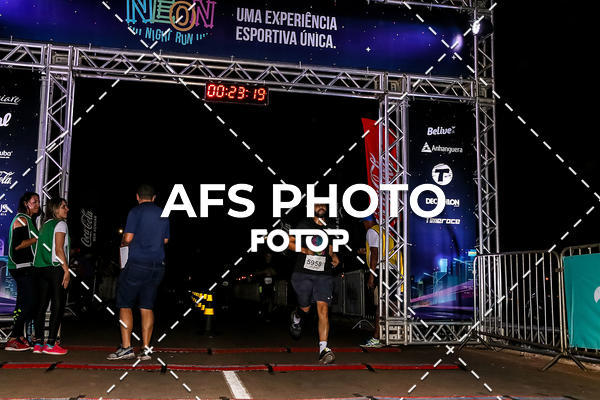 Buy your photos of the eventNeon Night Run 2019 - Brasilia on Fotop