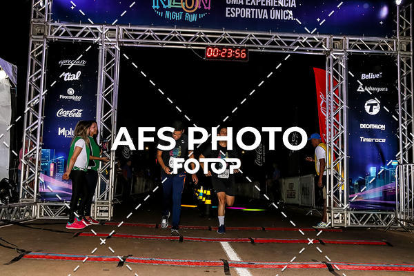 Buy your photos of the eventNeon Night Run 2019 - Brasilia on Fotop