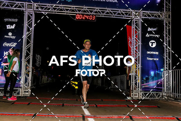 Buy your photos of the eventNeon Night Run 2019 - Brasilia on Fotop