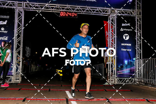 Buy your photos of the eventNeon Night Run 2019 - Brasilia on Fotop