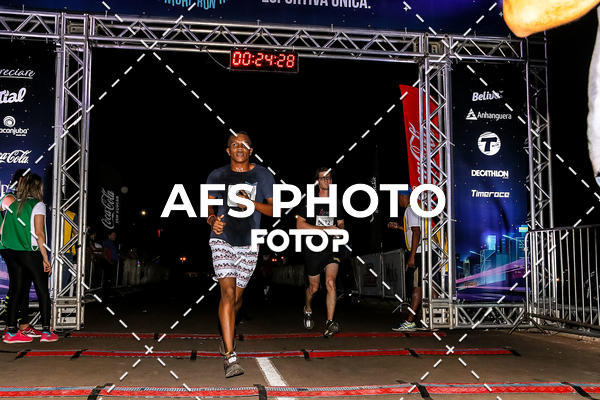 Buy your photos of the eventNeon Night Run 2019 - Brasilia on Fotop