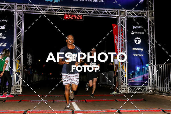 Buy your photos of the eventNeon Night Run 2019 - Brasilia on Fotop