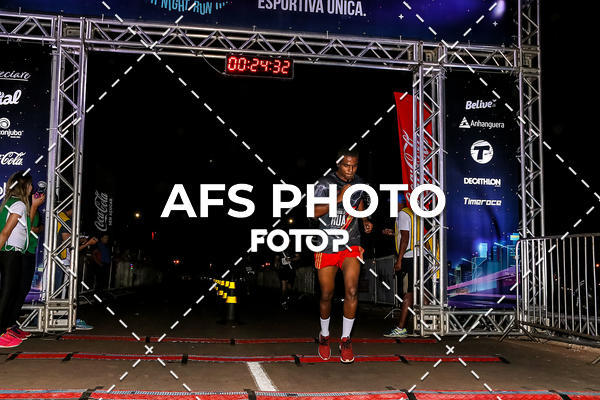 Buy your photos of the eventNeon Night Run 2019 - Brasilia on Fotop