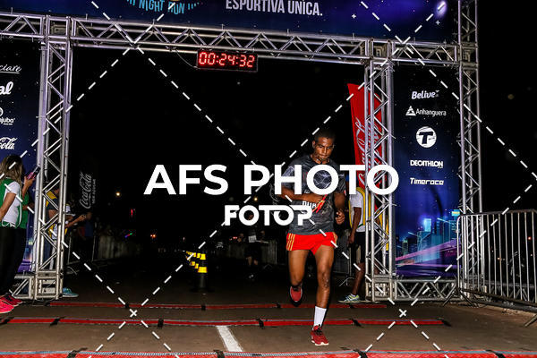 Buy your photos of the eventNeon Night Run 2019 - Brasilia on Fotop
