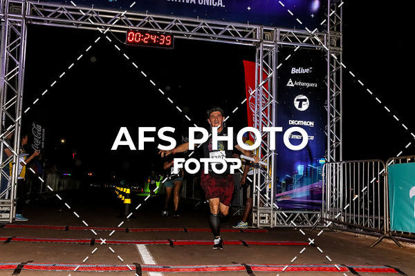 Buy your photos of the eventNeon Night Run 2019 - Brasilia on Fotop