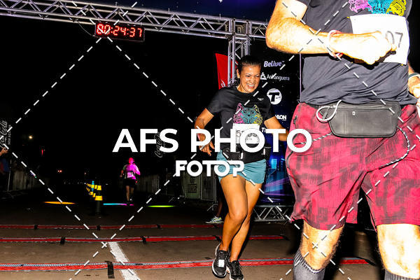 Buy your photos of the eventNeon Night Run 2019 - Brasilia on Fotop