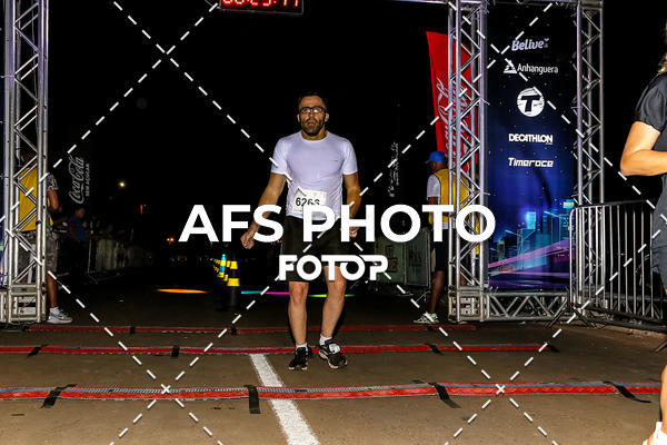 Buy your photos of the eventNeon Night Run 2019 - Brasilia on Fotop