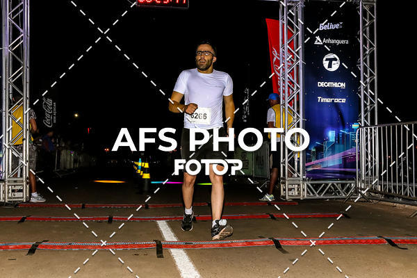 Buy your photos of the eventNeon Night Run 2019 - Brasilia on Fotop