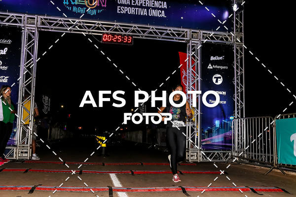 Buy your photos of the eventNeon Night Run 2019 - Brasilia on Fotop