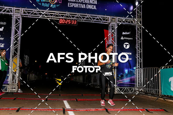 Buy your photos of the eventNeon Night Run 2019 - Brasilia on Fotop
