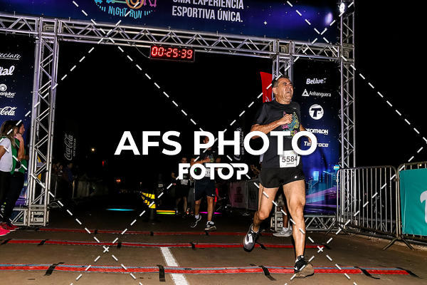 Buy your photos of the eventNeon Night Run 2019 - Brasilia on Fotop