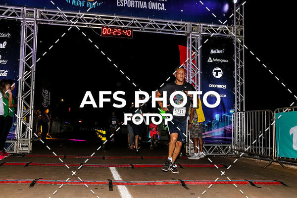 Buy your photos of the eventNeon Night Run 2019 - Brasilia on Fotop