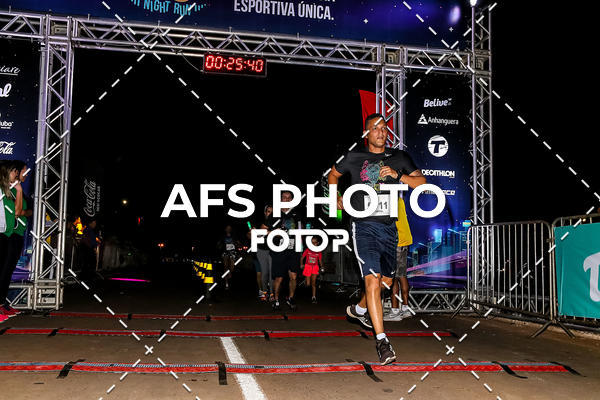 Buy your photos of the eventNeon Night Run 2019 - Brasilia on Fotop
