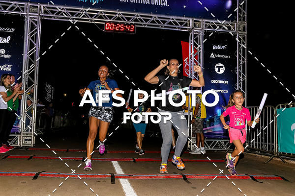 Buy your photos of the eventNeon Night Run 2019 - Brasilia on Fotop