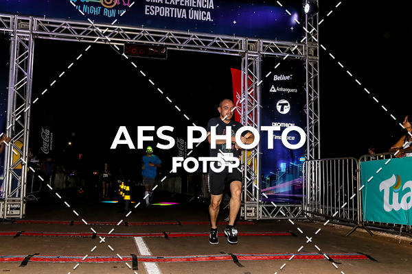 Buy your photos of the eventNeon Night Run 2019 - Brasilia on Fotop