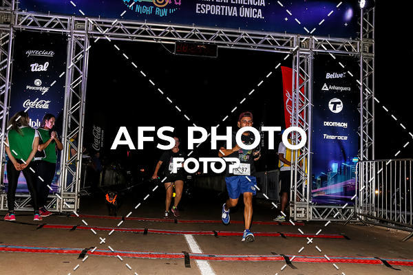Buy your photos of the eventNeon Night Run 2019 - Brasilia on Fotop
