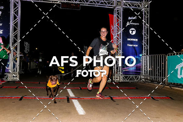 Buy your photos of the eventNeon Night Run 2019 - Brasilia on Fotop