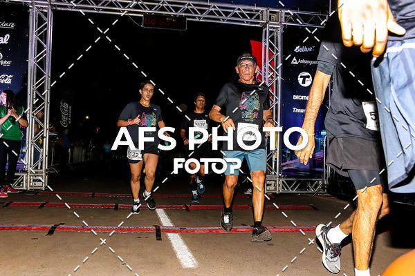 Buy your photos of the eventNeon Night Run 2019 - Brasilia on Fotop