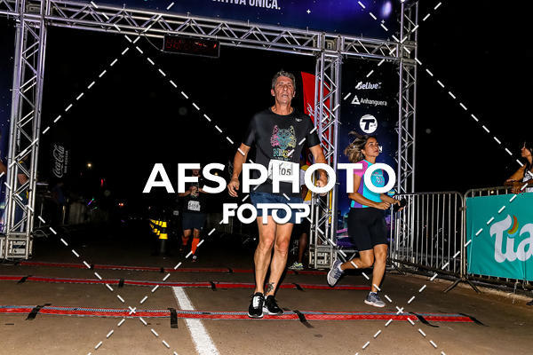 Buy your photos of the eventNeon Night Run 2019 - Brasilia on Fotop