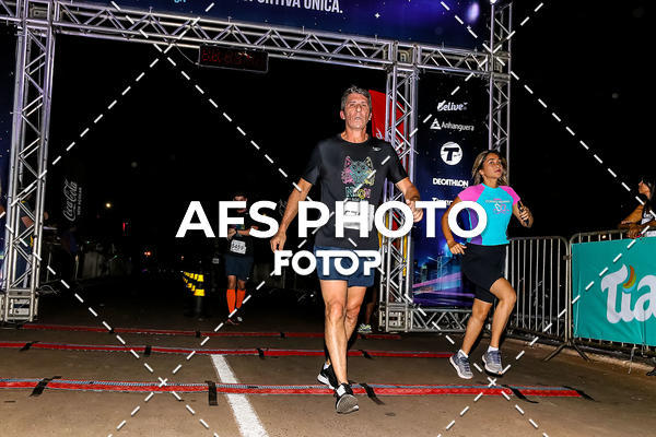 Buy your photos of the eventNeon Night Run 2019 - Brasilia on Fotop