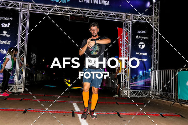 Buy your photos of the eventNeon Night Run 2019 - Brasilia on Fotop