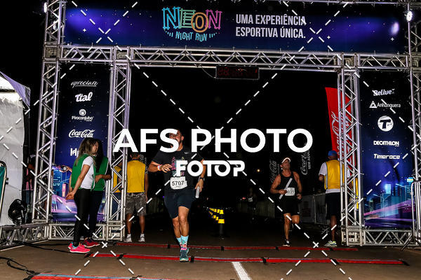 Buy your photos of the eventNeon Night Run 2019 - Brasilia on Fotop