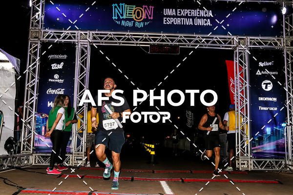 Buy your photos of the eventNeon Night Run 2019 - Brasilia on Fotop
