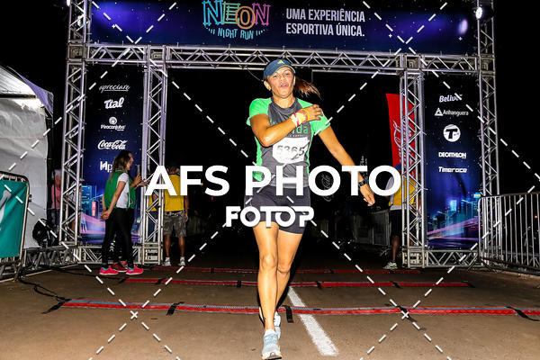 Buy your photos of the eventNeon Night Run 2019 - Brasilia on Fotop