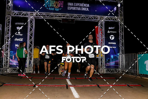 Buy your photos of the eventNeon Night Run 2019 - Brasilia on Fotop