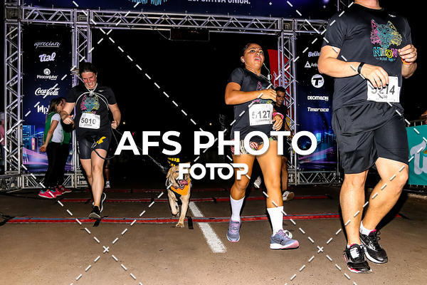 Buy your photos of the eventNeon Night Run 2019 - Brasilia on Fotop