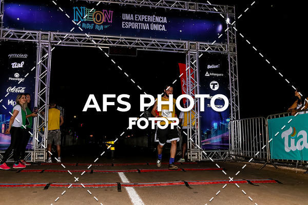 Buy your photos of the eventNeon Night Run 2019 - Brasilia on Fotop
