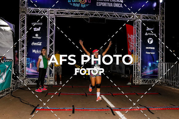 Buy your photos of the eventNeon Night Run 2019 - Brasilia on Fotop