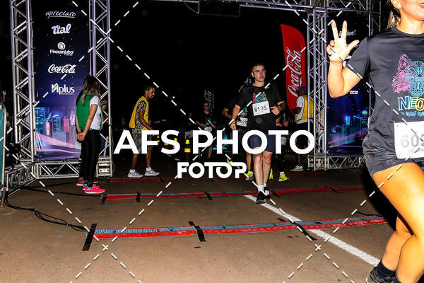 Buy your photos of the eventNeon Night Run 2019 - Brasilia on Fotop