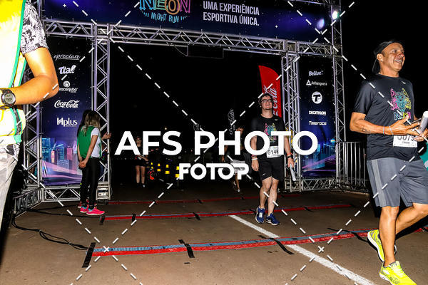 Buy your photos of the eventNeon Night Run 2019 - Brasilia on Fotop