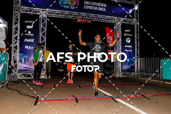 Buy your photos of the eventNeon Night Run 2019 - Brasilia on Fotop