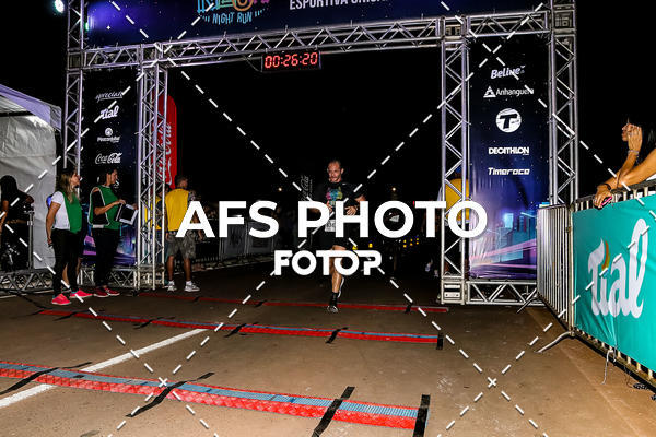 Buy your photos of the eventNeon Night Run 2019 - Brasilia on Fotop