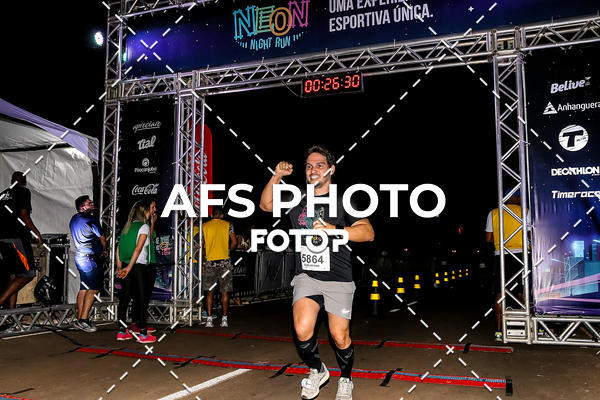 Buy your photos of the eventNeon Night Run 2019 - Brasilia on Fotop