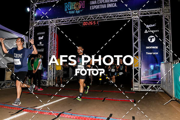 Buy your photos of the eventNeon Night Run 2019 - Brasilia on Fotop