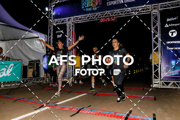 Buy your photos of the eventNeon Night Run 2019 - Brasilia on Fotop