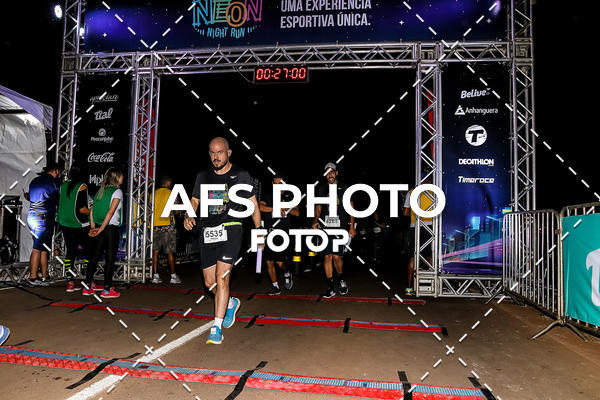 Buy your photos of the eventNeon Night Run 2019 - Brasilia on Fotop