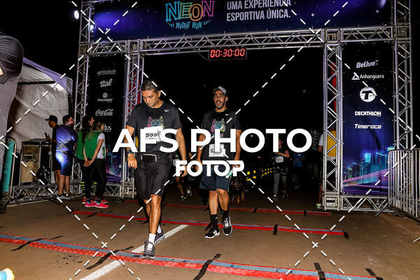 Buy your photos of the eventNeon Night Run 2019 - Brasilia on Fotop