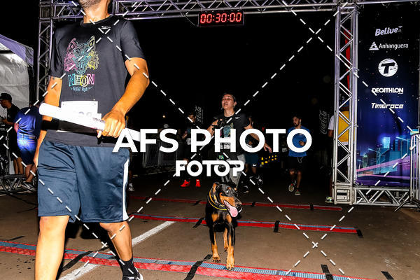 Buy your photos of the eventNeon Night Run 2019 - Brasilia on Fotop
