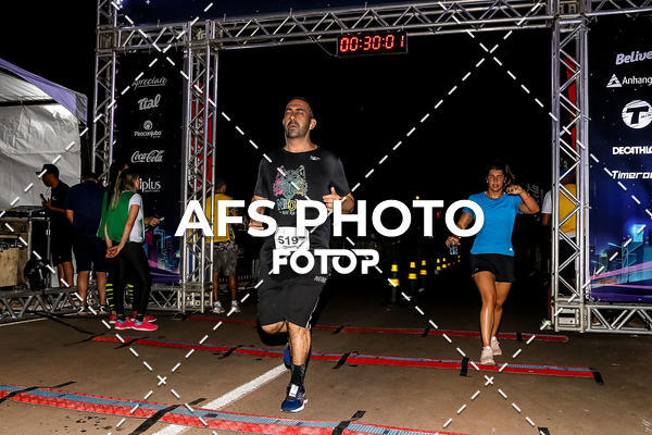 Buy your photos of the eventNeon Night Run 2019 - Brasilia on Fotop