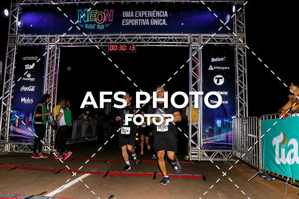 Buy your photos of the eventNeon Night Run 2019 - Brasilia on Fotop